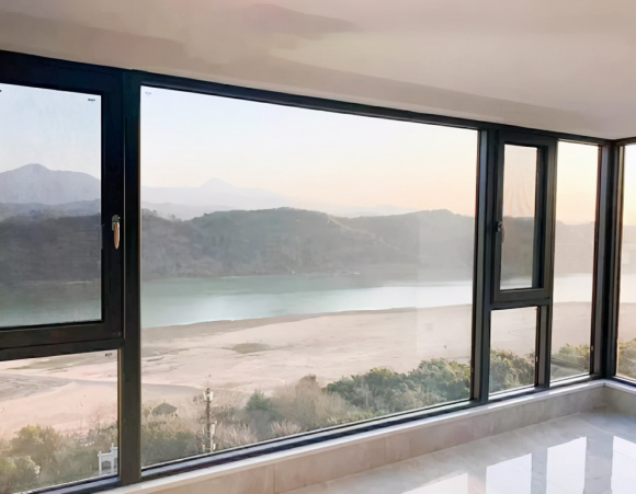 铿固门窗丨诗家清景在新春